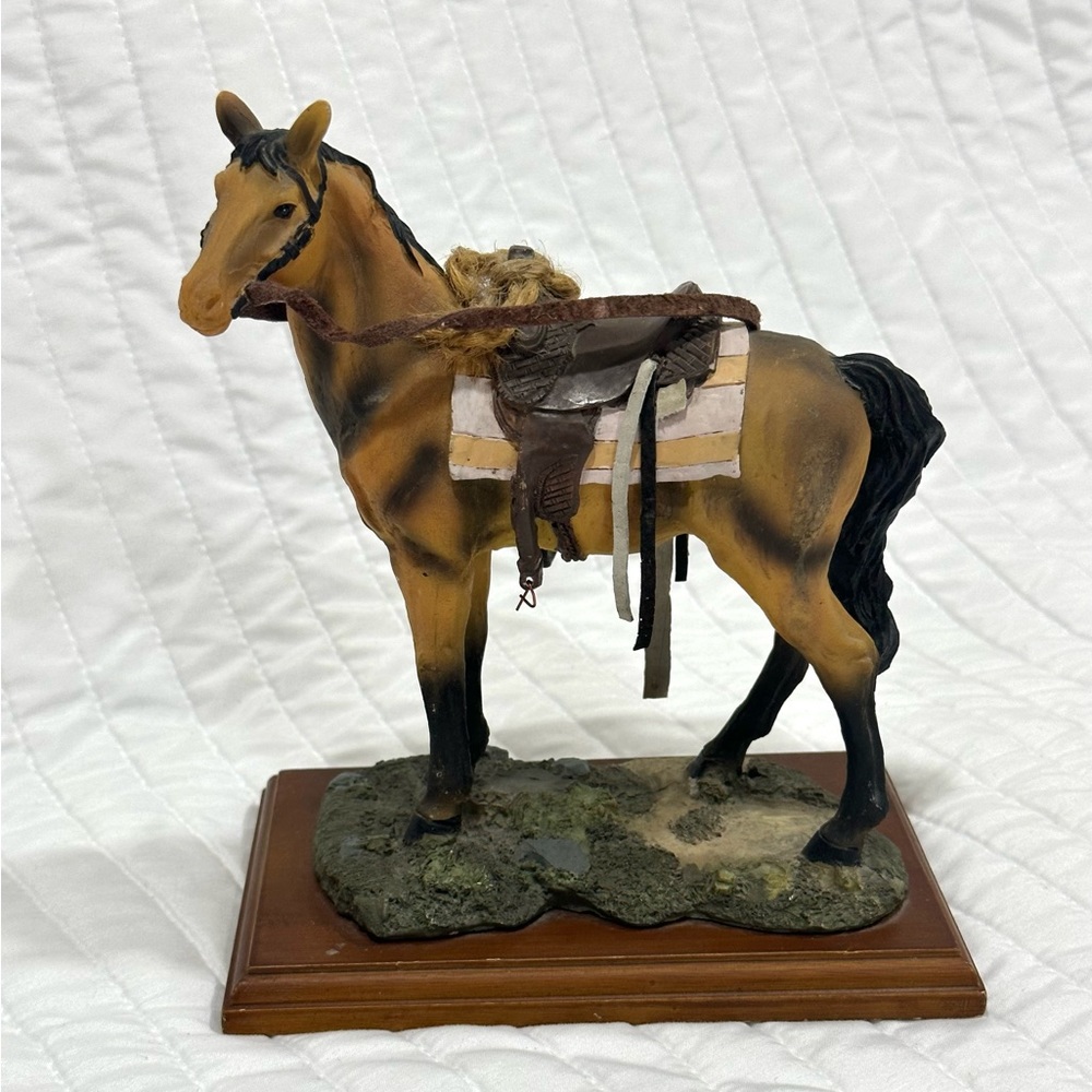 COPY - Vintage horse statue